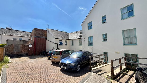 Kingston Court, Taunton - Photo 1