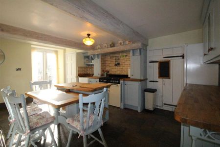 2 bedroom cottage to rent - Photo 2