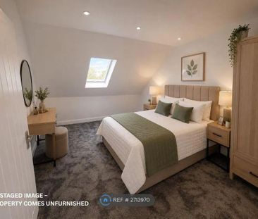 4 bedroom semi-detached house to rent - Photo 6
