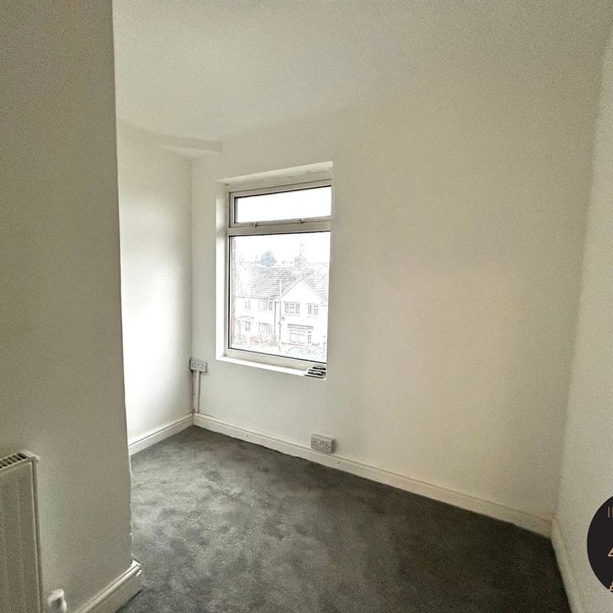 3 Bed Semi-Detached House, Auckland Road, B67 - Photo 1