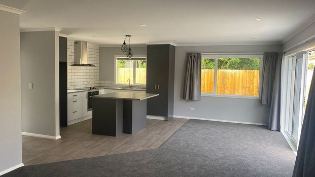 Charming 3BR Home in West End! - Photo 1