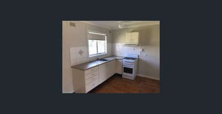 Cheap As Chips - Photo 2