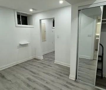 388 woodbine Avenue #Lower - Photo 2