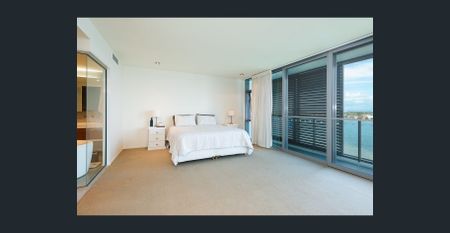 HUGE PENTHOUSE WITH MARINA BERTH - Photo 5