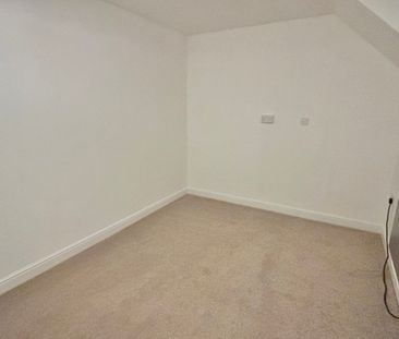 1 bedroom One Bedroom Coach House to rent - Photo 3