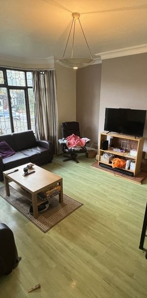 Room in a Shared House, Elford Grove, LS8 - Photo 1