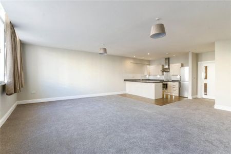 3 bedroom apartment to rent - Photo 2