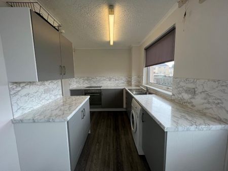 2 bedroom terraced house to rent - Photo 5