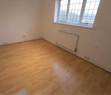 Semi-detached house to rent on - Photo 5