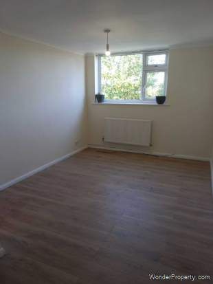 2 bedroom property to rent in London - Photo 3