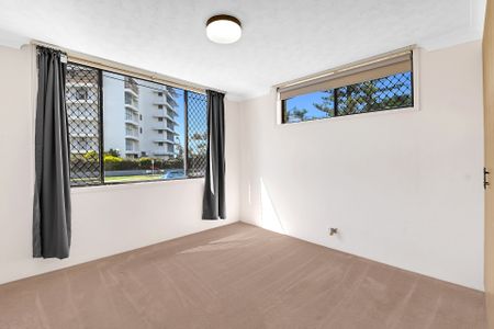 Unit 1/137 Old Burleigh Road - Photo 3