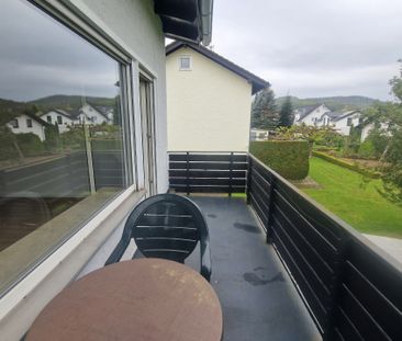 Sanierte 3-Zimmer-Wohnung in Ortsrandlage *Balkon *Carport - Photo 1