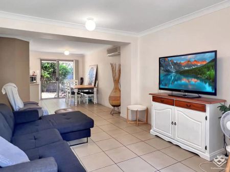 “Stunning 3BED Townhouseate Close to Everything!” - Photo 3