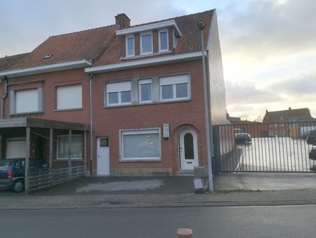 Ruime woning met 4 slaapkamers en zonnige tuin in Lauwe - Photo 3