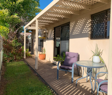 PRIME LOCATION WITH 3 BEDROOMS + FULLY FENCED + SHED + SECURE PARKING! - Photo 5