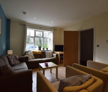 1 bedroom in a house share to rent - Photo 1