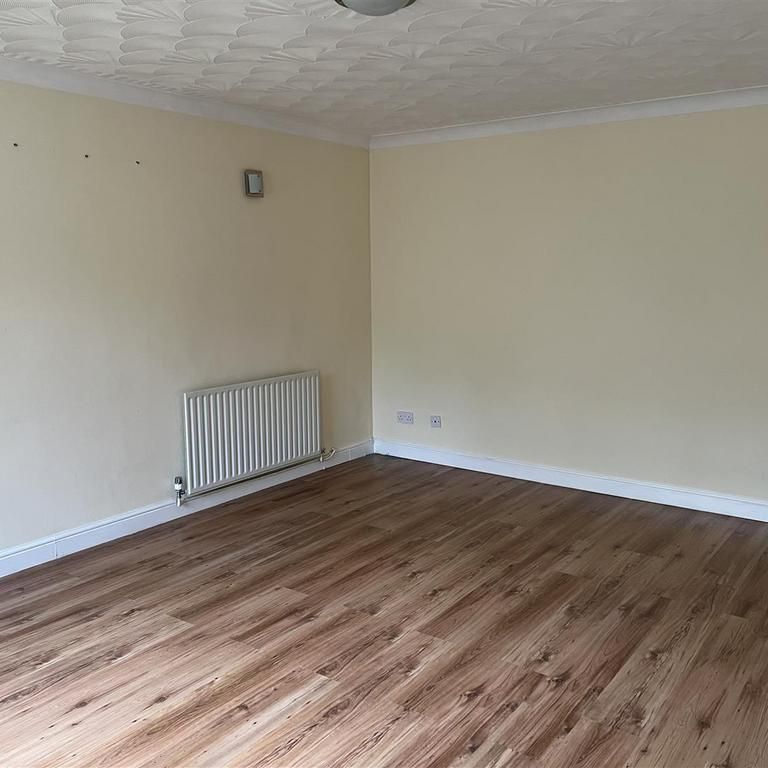 4 bedroom house to rent - Photo 1