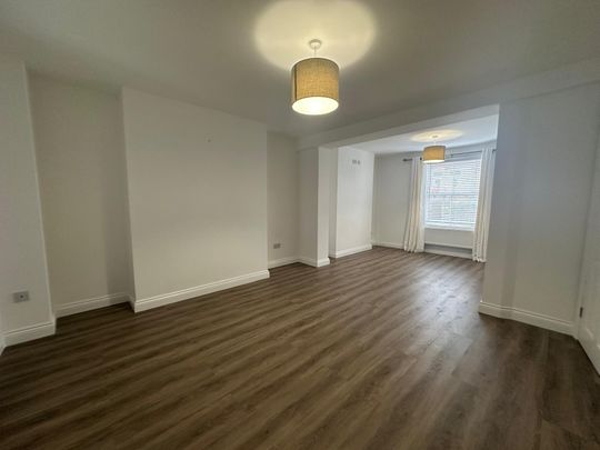 Bridgend Road, Pontyclun, Llanharan - Photo 1