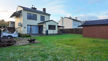 Rustig gelegen vrijstaande gezinswoning met ruime tuin in Eeklo! - Foto 3