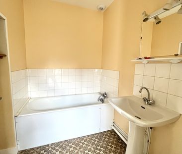 Location Appartement 3 pièces 57m² FECAMP 76400 - Photo 3