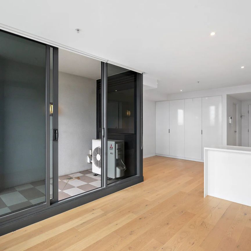 Sky-high style and serenity with resort-style on-site amenities - Photo 1