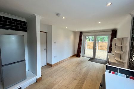 Gorse Close - Photo 2