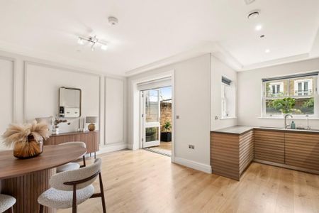 5 bedroom end of terrace house to rent - Photo 4