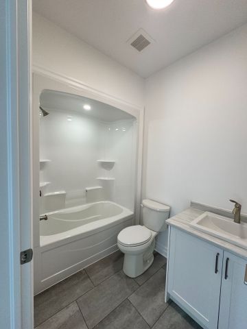 For Lease - 7489 Marvel Drive Unit# Main - 2, Niagara Falls, Ontario - Photo 3