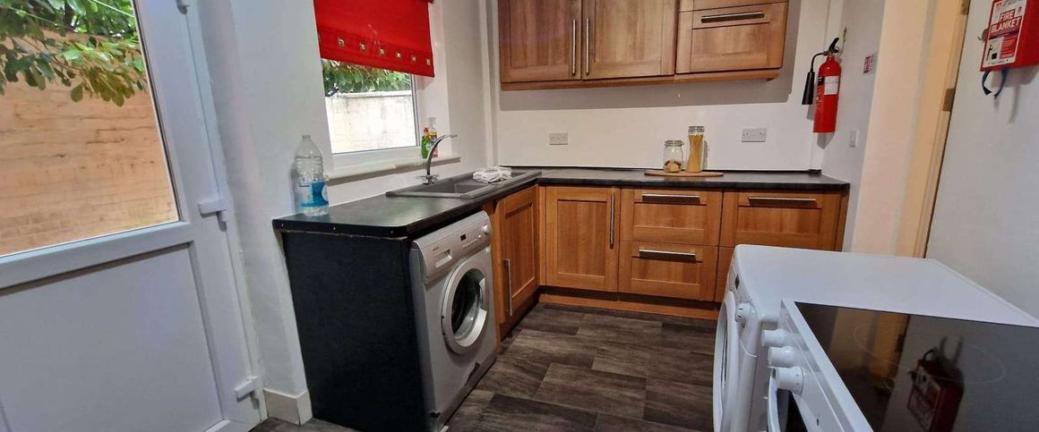 Emmanuel Street Room 2 - Photo 1