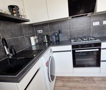 Pronájem bytu 1+1 33 m² - Fotografie 4