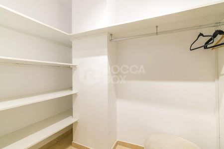 Exquisite 5-Bedroom Villa in La Alqueria, Benahavis - Photo 3