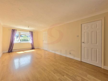 Rowanberry Avenue, LE3, Leicester - Photo 2