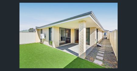 Quiet & Peaceful Living - Photo 3