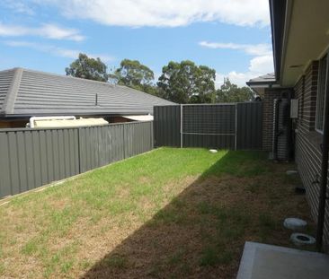 Neat 2-Bedroom Duplex - Water included - Photo 6