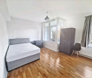 5 bedroom flat to rent - Photo 4