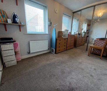 2 bedroom end of terrace house to rent - Photo 5