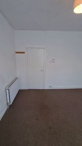 1 Bed Flat, Milton Grove, M16 - Photo 5