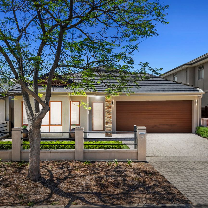 35 Charles Mathews Circle, St Clair SA 5011 - House For Rent - $780 | Domain - Photo 1