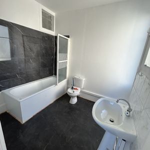 Location Appartement 3 pièces 56m² - Photo 2