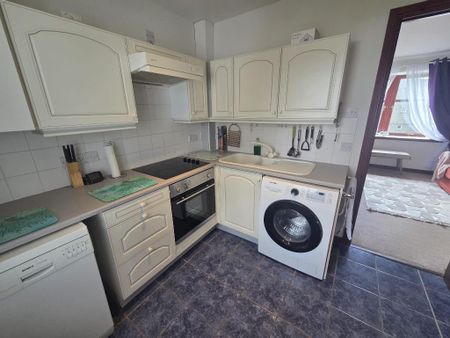 2 bedroom flat to rent - Photo 3