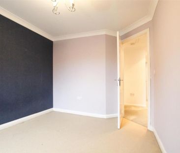 4 bedroom semi-detached house to rent - Photo 3
