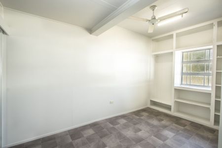 2/3 Hubert Street, South Townsville - Photo 3