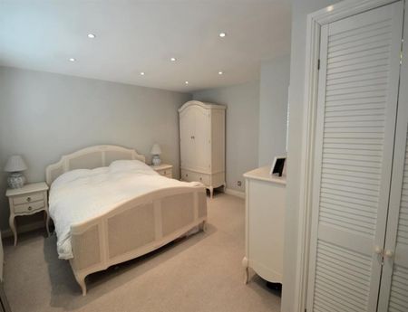 2 Bedroom Terraced To Let - Photo 5