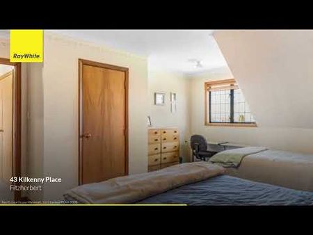 Large home with easy-care section - Photo 3