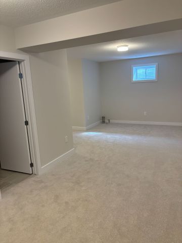 For Lease - 530 OLDENBURG Avenue, Stittsville - Munster - Richmond, Ontario - Photo 2