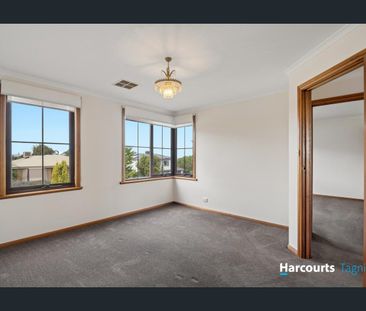 Tranquil Coastal Living with Stunning Ocean Views & Flexible Family... - Photo 5