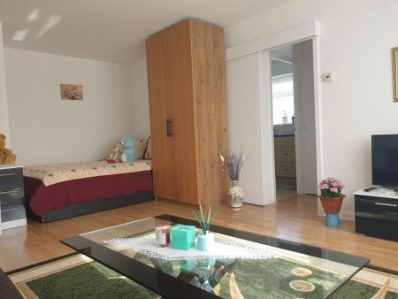 Studio to rent - Photo 3