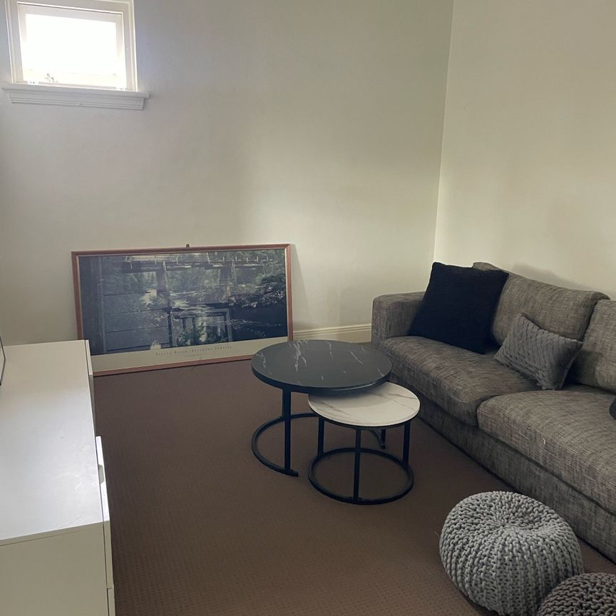 Caulfield North - Photo 1