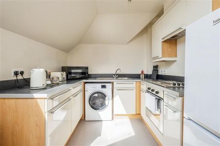 Oakwood Court - Photo 2