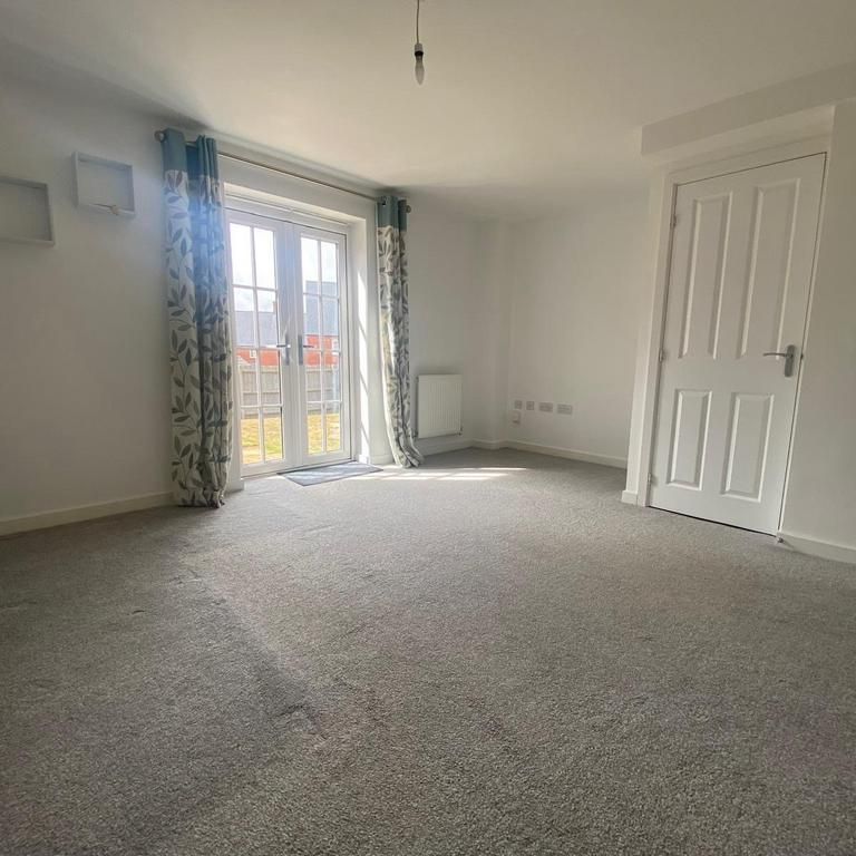 2 bedroom semi-detached house to rent - Photo 1